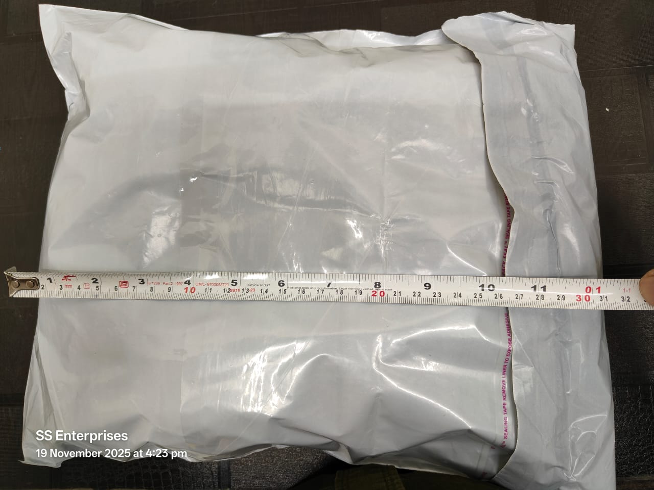 2 in 1 Velevt Stuff Baby Feeder with Neck Pillow Supporter